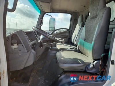 Zdjęcie 7 z 13 samochodu: 2013 ISUZU NPR BOX TRUCK VIN:54DB4W1B5DS800492 - miniatura