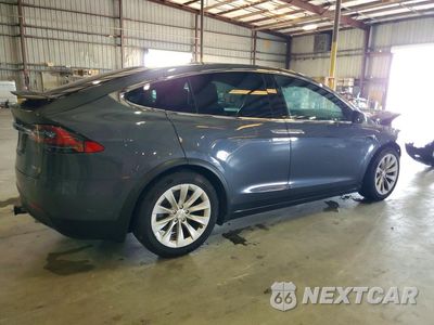 Trzecie zdjęcie samochodu z tyłu: 2017 TESLA MODEL X VIN:5YJXCDE27HF069837 - miniatura