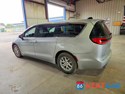 Drugie zdjęcie samochodu z przodu: 2023 CHRYSLER PACIFICA TOURING L VIN:2C4RC1BG1PR620824 - miniatura