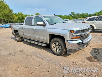 Czwarte zdjęcie samochodu z boku: 2017 CHEVROLET SILVERADO K1500 LT VIN:3GCUKREC7HG381047 - miniatura