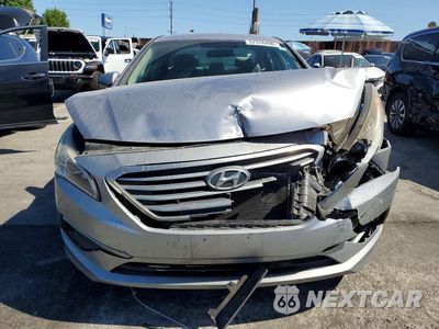 Piąte zdjęcie samochodu w środku: 2017 HYUNDAI SONATA SE VIN:5NPE24AF3HH580675 - miniatura