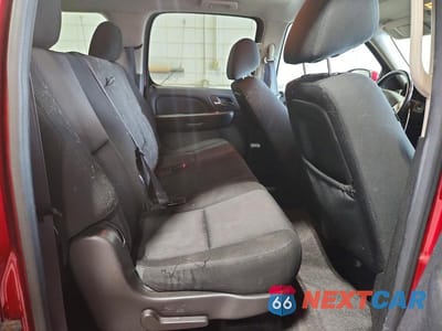 Zdjęcie 11 z 13 samochodu: 2013 CHEVROLET SUBURBAN K1500 LS VIN:1GNSKHE75DR343256 - miniatura