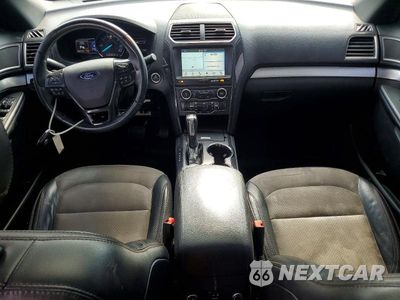 Zdjęcie 8 z 13 samochodu: 2017 FORD EXPLORER XLT VIN:1FM5K8D89HGD72448 - miniatura