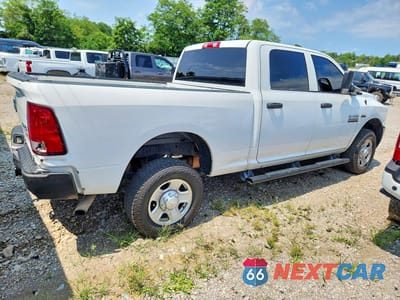 Trzecie zdjęcie samochodu z tyłu: 2017 RAM 3500 ST VIN:3C63R3CJ9HG762301 - miniatura