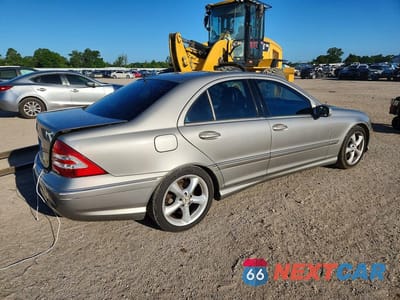 Trzecie zdjęcie samochodu z tyłu: 2006 MERCEDES-BENZ C 230 VIN:WDBRF52H86A878878 - miniatura