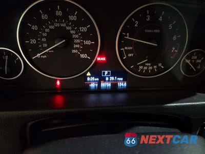 Zdjęcie 9 z 12 samochodu: 2018 BMW 330 XI VIN:WBA8D9C51JA616575 - miniatura