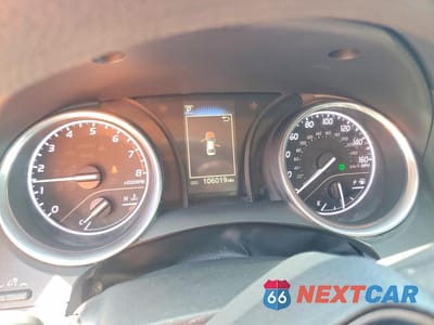 Zdjęcie 9 z 12 samochodu: 2018 TOYOTA CAMRY LE VIN:4T1B11HK8JU008080 - miniatura