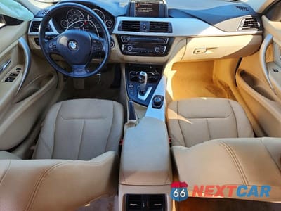Zdjęcie 8 z 12 samochodu: 2016 BMW 320 XI VIN:WBA8E5G55GNT41620 - miniatura