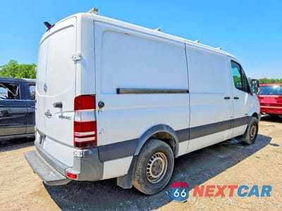 Trzecie zdjęcie samochodu z tyłu: 2012 MERCEDES-BENZ SPRINTER 2500 DELIVERY VAN VIN:WD3PE7CC7C5622286 - miniatura