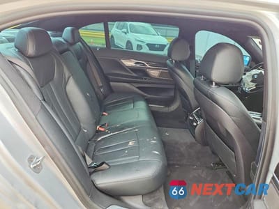 Zdjęcie 10 z 13 samochodu: 2019 BMW 740 I VIN:WBA7E2C50KB454272 - miniatura