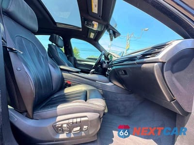 Piąte zdjęcie samochodu w środku: 2018 BMW X6 SDRIVE35I VIN:5UXKU0C51J0G80952 - miniatura