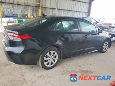 Trzecie zdjęcie samochodu z tyłu: 2025 TOYOTA COROLLA LE VIN:5YFB4MDE4SP286227 - miniatura