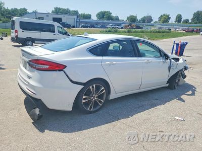 Trzecie zdjęcie samochodu z tyłu: 2019 FORD FUSION TITANIUM VIN:3FA6P0D92KR123001 - miniatura