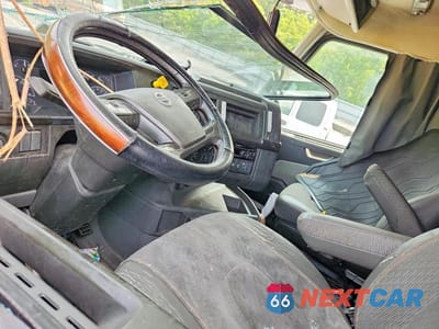 Zdjęcie 8 z 13 samochodu: 2019 VOLVO VNL SEMI TRUCK VIN:4V4NC9EH9KN225818 - miniatura