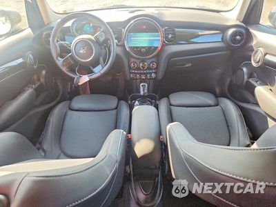 Zdjęcie 8 z 13 samochodu: 2024 MINI COOPER S VIN:WMW53DK0XR2W03859 - miniatura
