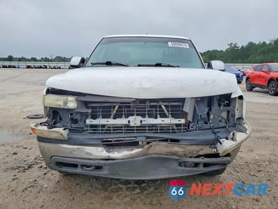 Piąte zdjęcie samochodu w środku: 2002 CHEVROLET SILVERADO K1500 VIN:1GCEK19V72E177784 - miniatura
