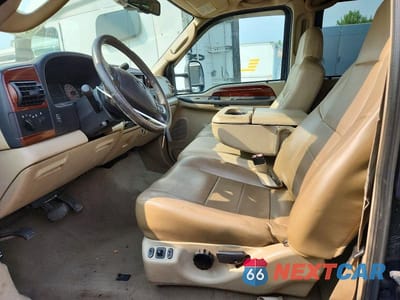 Zdjęcie 7 z 13 samochodu: 2006 FORD F350 SUPER DUTY VIN:1FTWW33P76ED21032 - miniatura