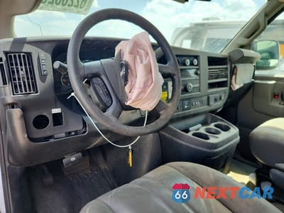 Zdjęcie 8 z 14 samochodu: 2022 GMC SAVANA BOX TRUCK VIN:1GD07RFP8N1165179 - miniatura