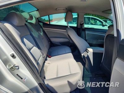 Zdjęcie 10 z 12 samochodu: 2017 HYUNDAI ELANTRA VIN:5NPD84LF9HH173810 - miniatura