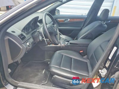 Zdjęcie 7 z 12 samochodu: 2010 MERCEDES-BENZ C 300 VIN:WDDGF5EB2AR103122 - miniatura