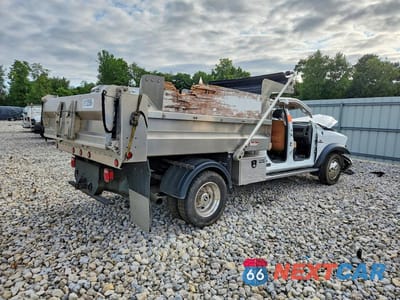 Trzecie zdjęcie samochodu z tyłu: 2018 RAM 4500 DUMP TRUCK VIN:3C7WRLEL0JG375679 - miniatura