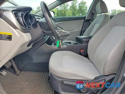 Zdjęcie 7 z 12 samochodu: 2011 KIA OPTIMA LX VIN:KNAGM4A77B5147571 - miniatura