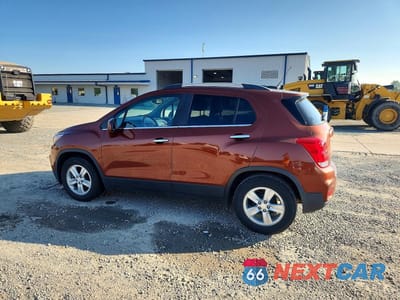 Drugie zdjęcie samochodu z przodu: 2019 CHEVROLET TRAX 1LT VIN:3GNCJLSB1KL278560 - miniatura