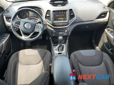 Zdjęcie 8 z 13 samochodu: 2017 JEEP CHEROKEE LATITUDE VIN:1C4PJLCB0HW667878 - miniatura