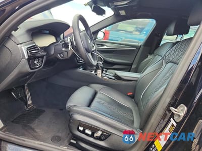 Zdjęcie 7 z 13 samochodu: 2023 BMW M550XI VIN:WBA13BK0XPCL25460 - miniatura