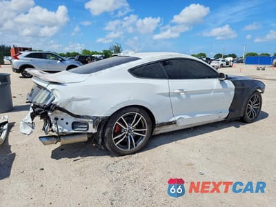 Trzecie zdjęcie samochodu z tyłu: 2020 FORD MUSTANG GT VIN:1FA6P8CF8L5161763 - miniatura