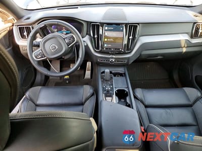 Zdjęcie 8 z 13 samochodu: 2022 VOLVO XC60 B5 R-DESIGN VIN:YV4L12RM1N1906071 - miniatura