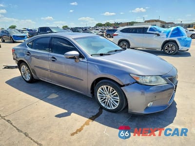 Czwarte zdjęcie samochodu z boku: 2013 LEXUS ES 350 VIN:JTHBK1GG8D2028052 - miniatura