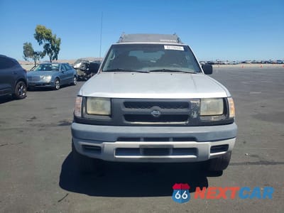 Piąte zdjęcie samochodu w środku: 2000 NISSAN XTERRA XE VIN:5N1DD28T8YC528178 - miniatura