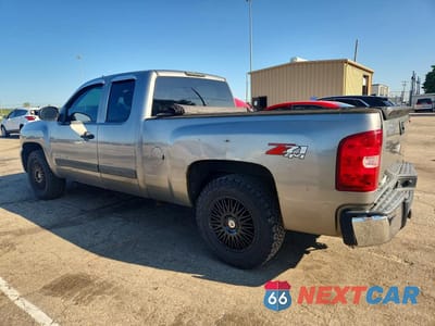 Drugie zdjęcie samochodu z przodu: 2008 CHEVROLET SILVERADO K1500 VIN:2GCEK190581102970 - miniatura