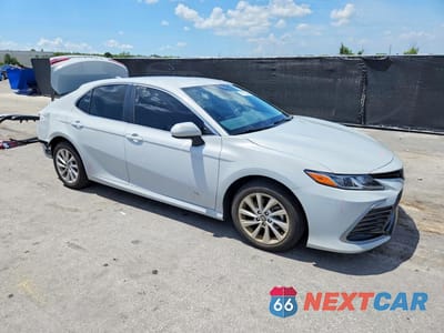 Czwarte zdjęcie samochodu z boku: 2024 TOYOTA CAMRY LE VIN:4T1C11AK6RU237075 - miniatura