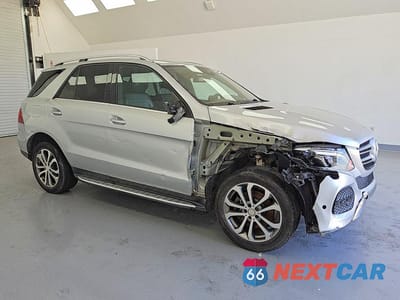Czwarte zdjęcie samochodu z boku: 2016 MERCEDES-BENZ GLE 350 4MATIC VIN:4JGDA5HB4GA746517 - miniatura