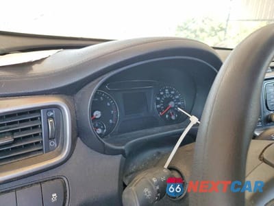 Zdjęcie 9 z 12 samochodu: 2016 KIA SORENTO LX VIN:5XYPG4A33GG017468 - miniatura