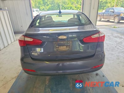 Zdjęcie 6 z 12 samochodu: 2014 KIA FORTE LX VIN:KNAFX4A6XE5093150 - miniatura