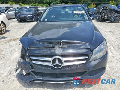 Piąte zdjęcie samochodu w środku: 2017 MERCEDES-BENZ C 300 4MATIC VIN:55SWF4KB2HU213493 - miniatura