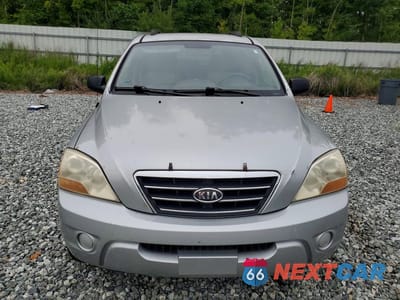 Piąte zdjęcie samochodu w środku: 2008 KIA SORENTO LX VIN:KNDJC735385824813 - miniatura