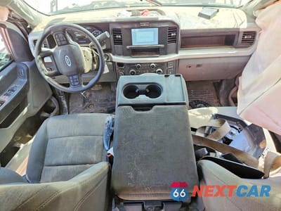Zdjęcie 8 z 12 samochodu: 2025 FORD F350 SUPER DUTY VIN:1FT8W3DT3SED23648 - miniatura