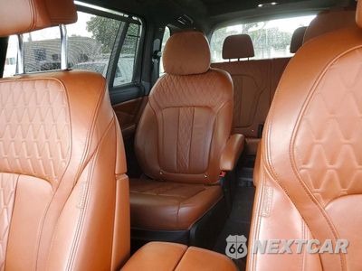Zdjęcie 10 z 12 samochodu: 2023 BMW X7 XDRIVE40I VIN:5UX23EM00P9P85440 - miniatura