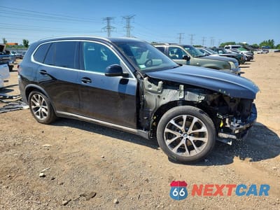 Czwarte zdjęcie samochodu z boku: 2024 BMW X5 XDRIVE40I VIN:5UX23EU01R9V13885 - miniatura