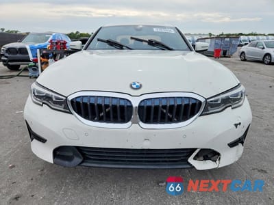 Piąte zdjęcie samochodu w środku: 2019 BMW 330I VIN:WBA5R1C55KAE82213 - miniatura