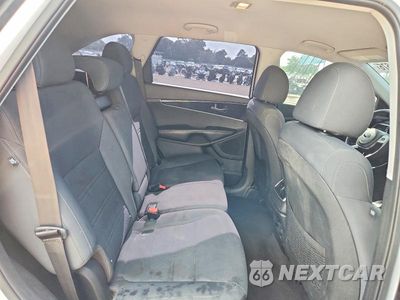 Zdjęcie 11 z 13 samochodu: 2019 KIA SORENTO LX VIN:5XYPG4A30KG518813 - miniatura