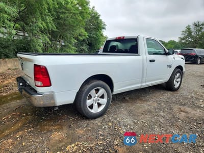 Trzecie zdjęcie samochodu z tyłu: 2022 RAM 1500 CLASSIC TRADESMAN VIN:3C6JR6DG2NG347067 - miniatura