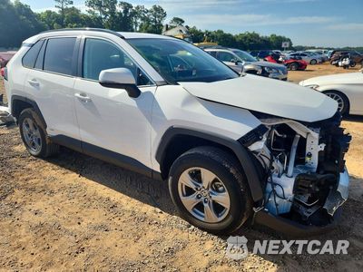 Czwarte zdjęcie samochodu z boku: 2023 TOYOTA RAV4 HYBRID XLE VIN:4T3RWRFVXPU109407 - miniatura