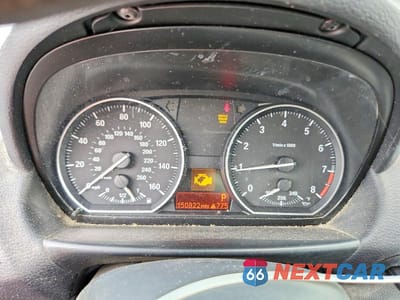 Zdjęcie 9 z 12 samochodu: 2008 BMW 135 I VIN:WBAUC73538VF25478 - miniatura