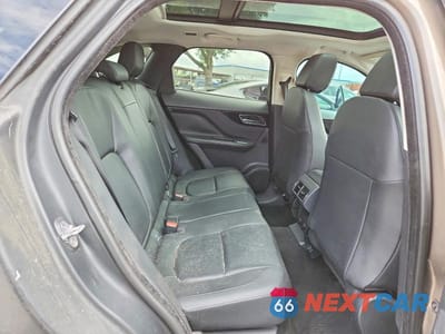 Zdjęcie 11 z 13 samochodu: 2017 JAGUAR F-PACE PREMIUM VIN:SADCJ2BN9HA092332 - miniatura
