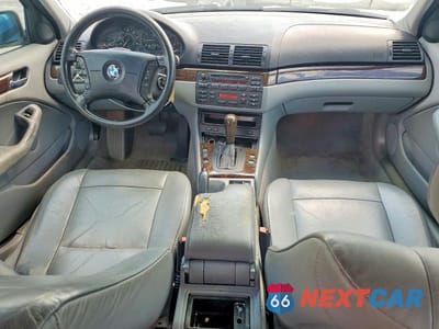 Zdjęcie 8 z 12 samochodu: 2005 BMW 325 I VIN:WBAEV33425KW16816 - miniatura